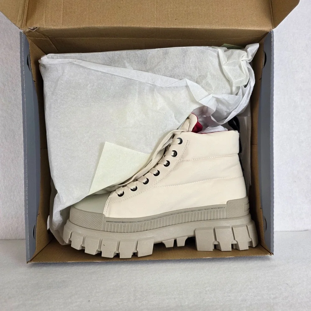 Palladium Revolt Boot‎ Overcush Women's Size 10 Almond Milk Textile Winter  NIB